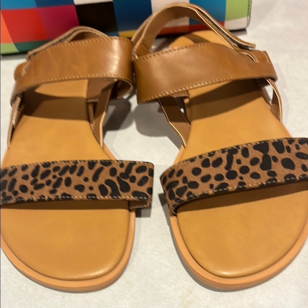 Forever 21 Tan Leopard Sandals